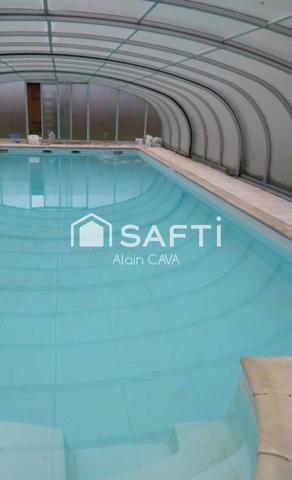 Hotel restaurant de 400m² sur 1045m² de terrain avec pisicine et cabanes insolites