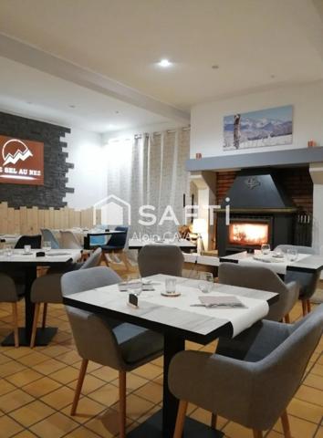 Hotel restaurant de 400m² sur 1045m² de terrain avec pisicine et cabanes insolites