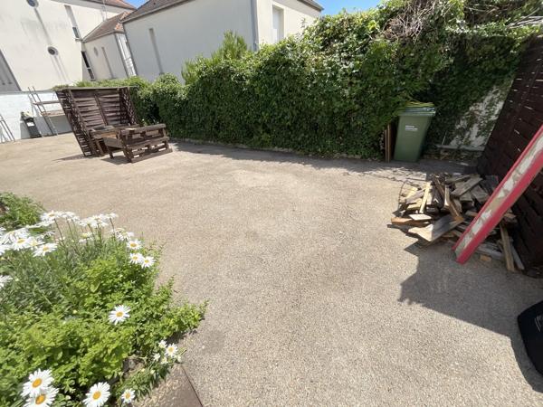 Deux Logements Dans Une Batisses Hors Copropriété
