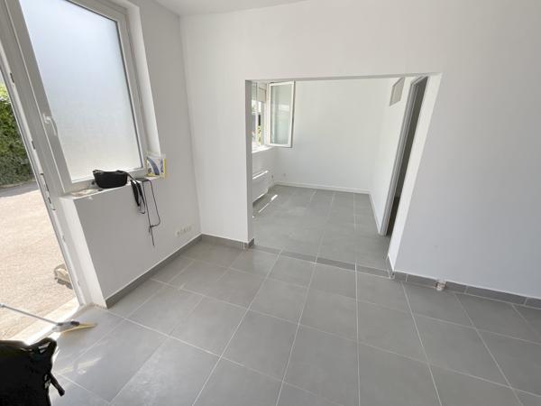 Deux Logements Dans Une Batisses Hors Copropriété