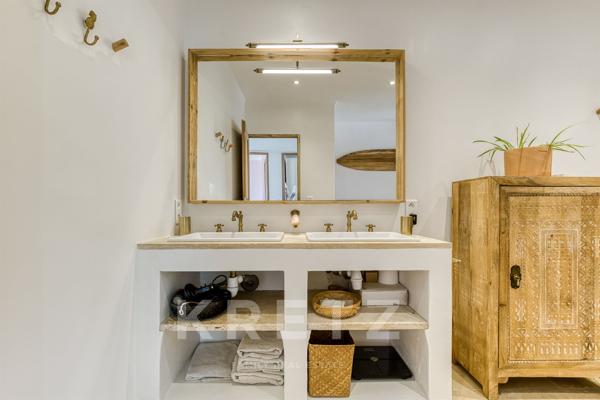 Maison rénovée avec piscine et vue panoramique – 180 m² sur 1 470 m² de terrain