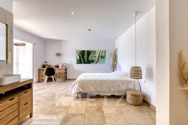 Maison rénovée avec piscine et vue panoramique – 180 m² sur 1 470 m² de terrain