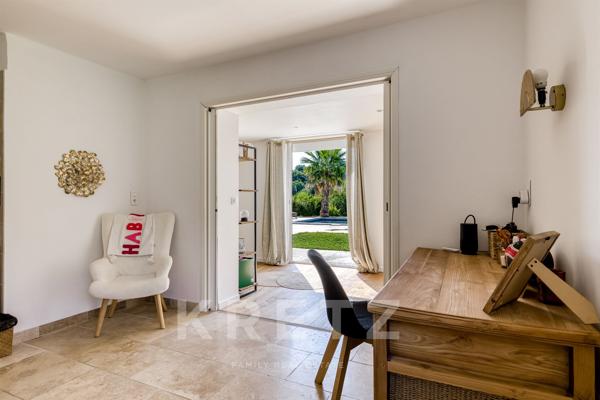 Maison rénovée avec piscine et vue panoramique – 180 m² sur 1 470 m² de terrain