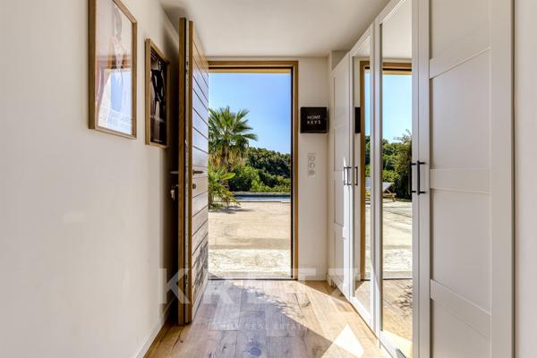 Maison rénovée avec piscine et vue panoramique – 180 m² sur 1 470 m² de terrain