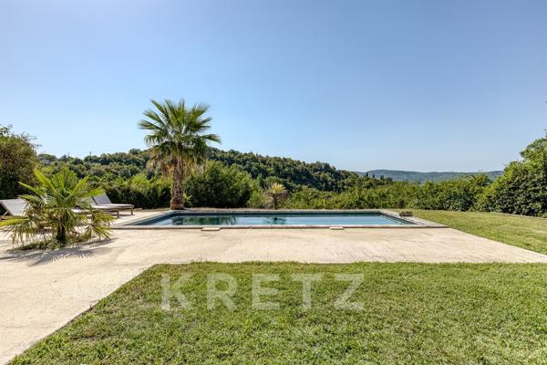 Maison rénovée avec piscine et vue panoramique – 180 m² sur 1 470 m² de terrain