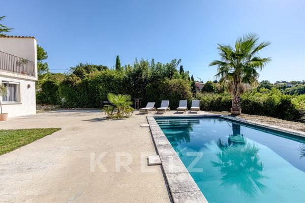 Maison rénovée avec piscine et vue panoramique – 180 m² sur 1 470 m² de terrain