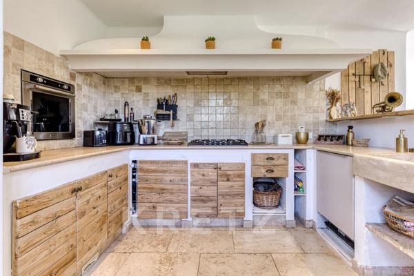 Maison rénovée avec piscine et vue panoramique – 180 m² sur 1 470 m² de terrain