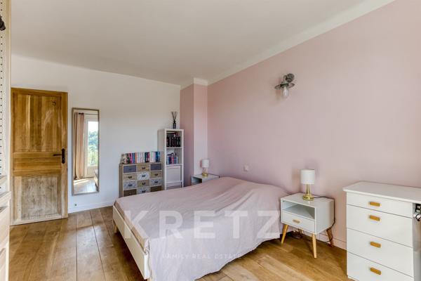 Maison rénovée avec piscine et vue panoramique – 180 m² sur 1 470 m² de terrain