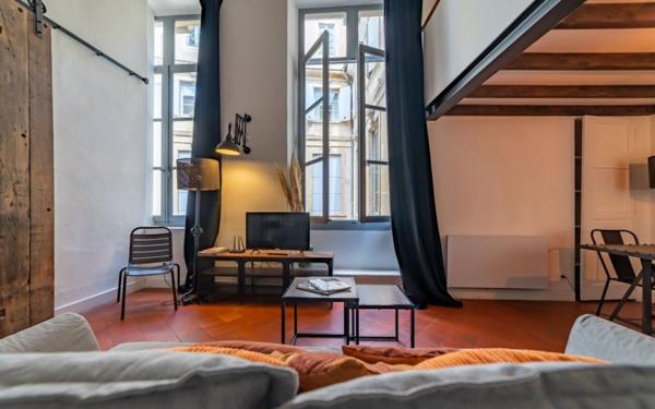 Appartement à vendre    2 pièces •  Nîmes