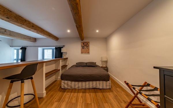 Appartement à vendre    2 pièces •  Nîmes