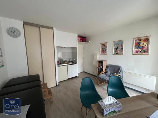 Appartement à louer 1 pièce 21.81m²