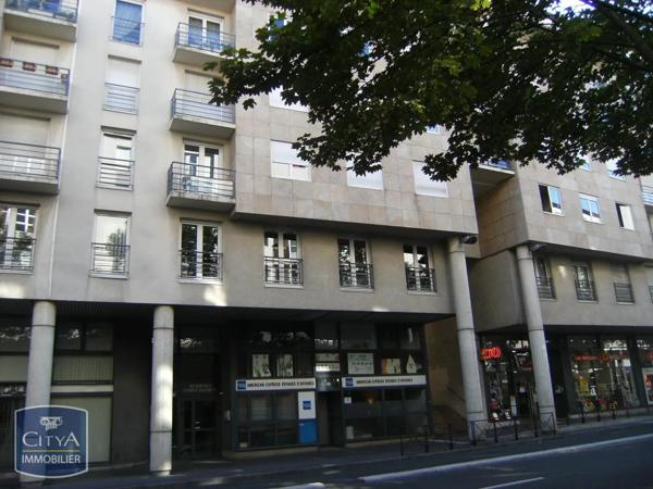 Appartement à louer 1 pièce 21.81m²