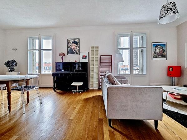 Duplex de caractère _ dernier étage _ 4 chambres _ 3 salles de bains _ balcons _ studio annexe