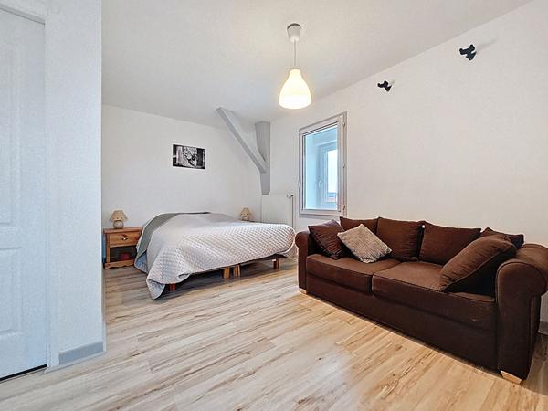 Duplex de caractère _ dernier étage _ 4 chambres _ 3 salles de bains _ balcons _ studio annexe