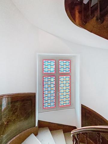 Duplex de caractère _ dernier étage _ 4 chambres _ 3 salles de bains _ balcons _ studio annexe