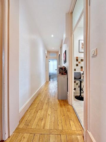 Duplex de caractère _ dernier étage _ 4 chambres _ 3 salles de bains _ balcons _ studio annexe