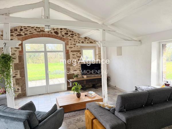 Maison à Cholet, 49300 - 7 pièces 202m²