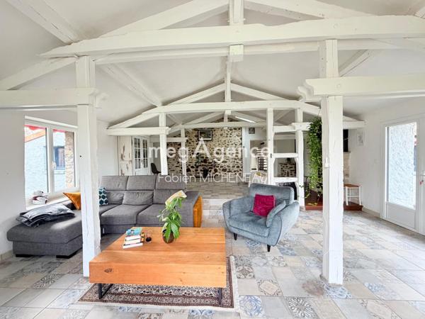 Maison à Cholet, 49300 - 7 pièces 202m²