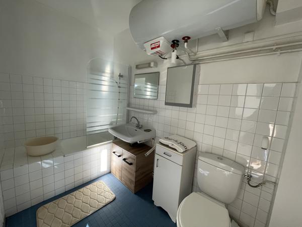 Appartement T1, meublé, à louer avec balcon, cave et parking