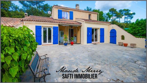 Charmante maison traditionnelle 115 m2 - 4 chambres - garage - terrain arboré de près de 2200 m2