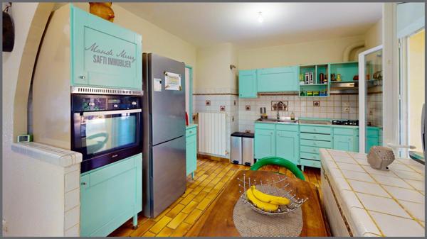 Charmante maison traditionnelle 115 m2 - 4 chambres - garage - terrain arboré de près de 2200 m2