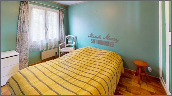 Charmante maison traditionnelle 115 m2 - 4 chambres - garage - terrain arboré de près de 2200 m2