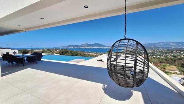 Propriété contemporaine récente avec vue mer et piscine – Porticcio Grosseto-Prugna (20128)