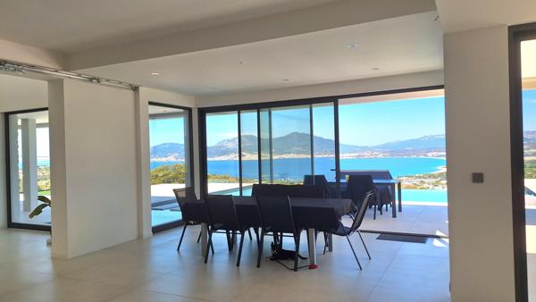 Propriété contemporaine récente avec vue mer et piscine – Porticcio Grosseto-Prugna (20128)