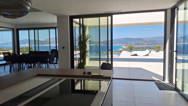 Propriété contemporaine récente avec vue mer et piscine – Porticcio Grosseto-Prugna (20128)