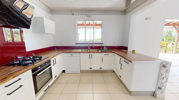 Magnifique villa T5, avec piscine et vue mer.