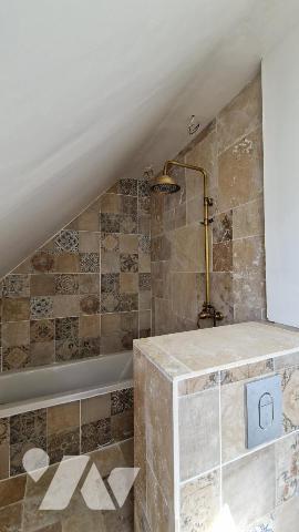 AU CALME SUR 3900 M² DE TERRAIN-124 M² HAB. 4 CHAMBRES