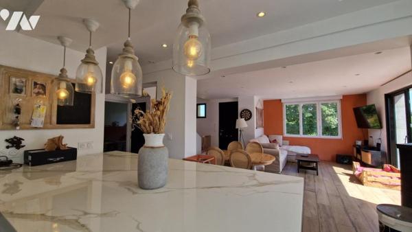 AU CALME SUR 3900 M² DE TERRAIN-124 M² HAB. 4 CHAMBRES