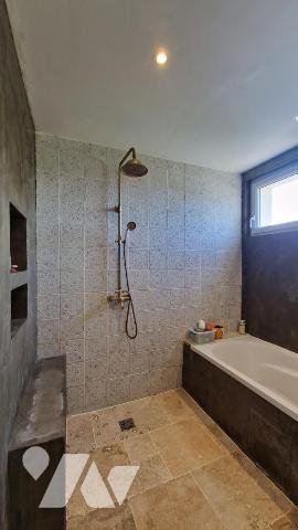 AU CALME SUR 3900 M² DE TERRAIN-124 M² HAB. 4 CHAMBRES