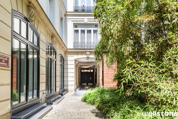 Bureaux à louer à PARIS 75008