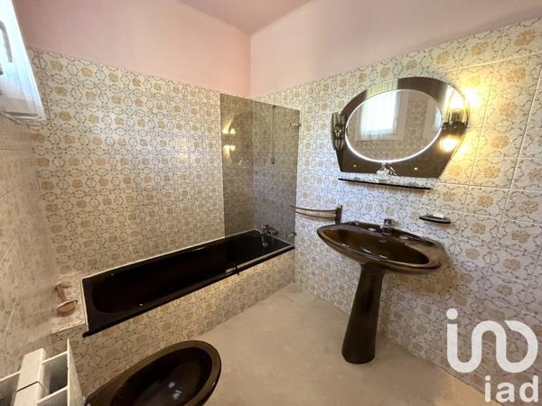 Maison de ville 6 pièces de 115 m² à Bagnols-sur-Cèze (30200)