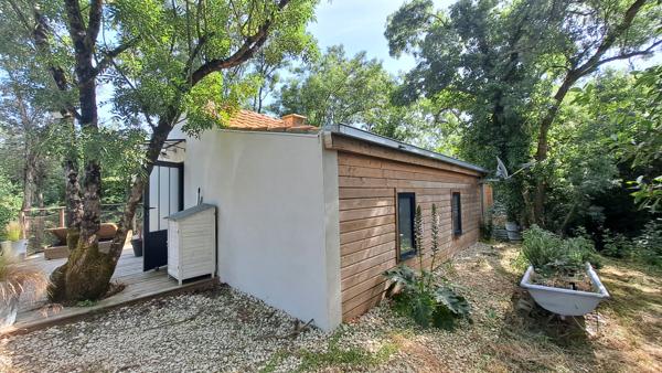 Propriété pleine de charme avec accès direct au canal et terrain de plus de 1 000 m²