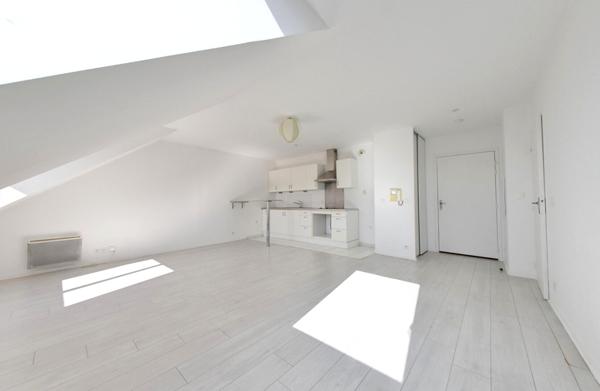 Appartement Chevry Cossigny 2 pièce(s) 49.57 m2