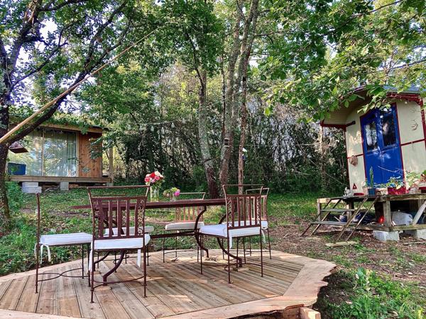 terrain constructible atypique proche de la Nature de 2097 m2 dont 495 m2 constructible