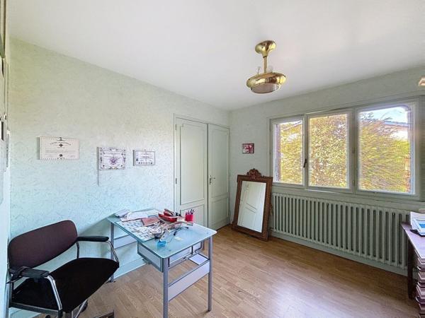 Léognan – Maison avec fort potentiel sur parcelle de 2 740 m²