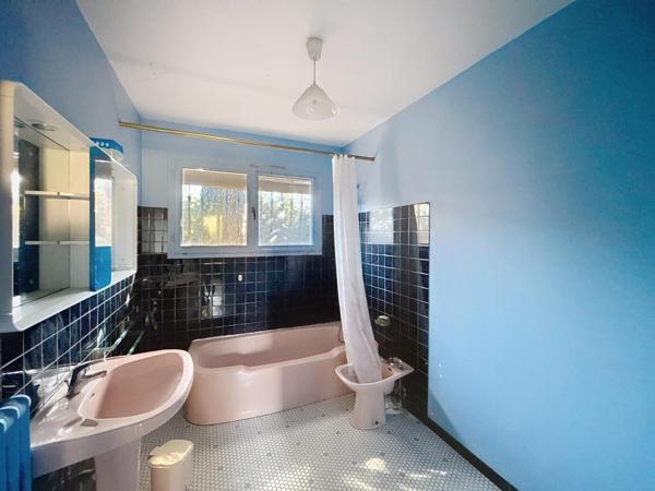 Léognan – Maison avec fort potentiel sur parcelle de 2 740 m²