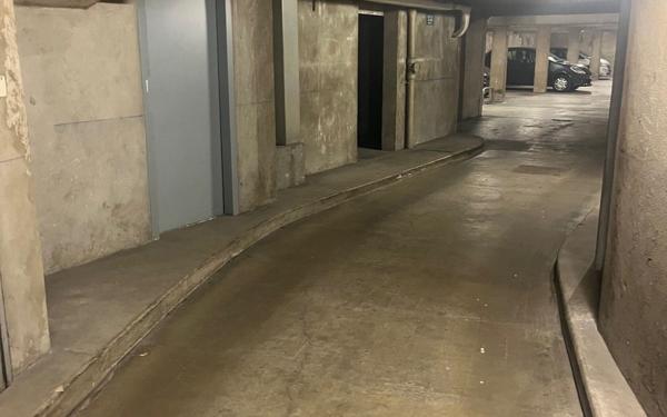 Stationnement à vendre    10 m2 Paris 19