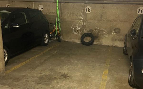 Stationnement à vendre    10 m2 Paris 19