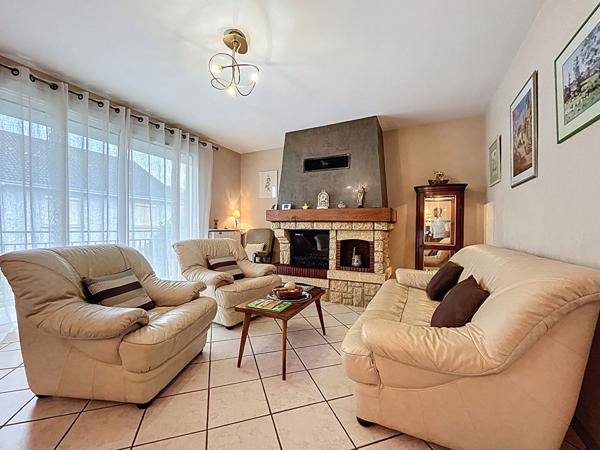 Maison à vendre Brive La Gaillarde 5 pièces- 3 chambres-2 salles de bains -Jardin- garage 131 m2