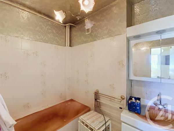 Appartement F2 à vendre  2 pièces - 48,40 m 2   VILLENEUVE LA GARENNE  - 92