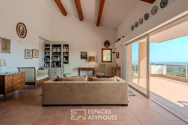 Maison d’architecte sur les hauteurs avec vue panoramique