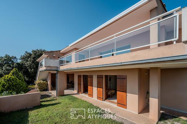 Maison d’architecte sur les hauteurs avec vue panoramique