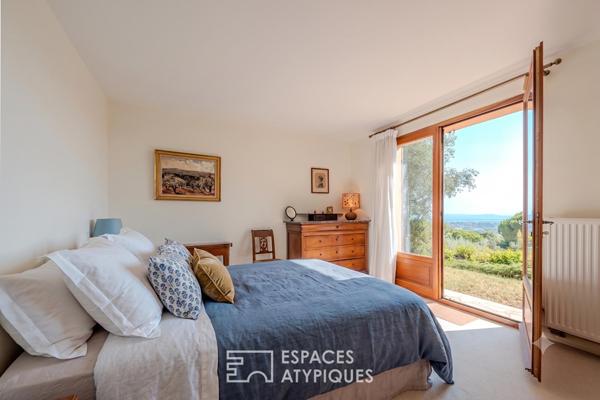Maison d’architecte sur les hauteurs avec vue panoramique