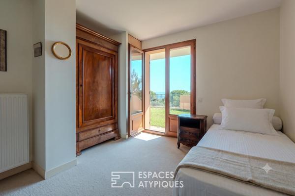 Maison d’architecte sur les hauteurs avec vue panoramique