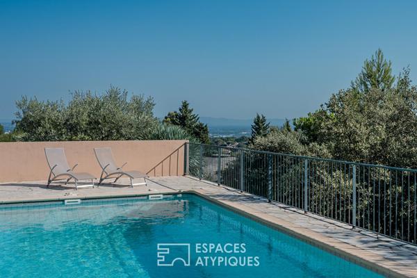 Maison d’architecte sur les hauteurs avec vue panoramique