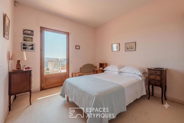 Maison d’architecte sur les hauteurs avec vue panoramique